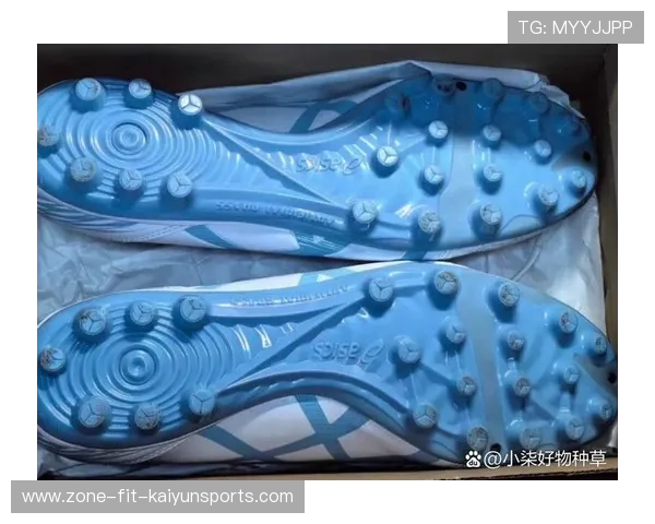 足球球星穿错鞋子怎么办 如何快速应对比赛中的鞋子问题